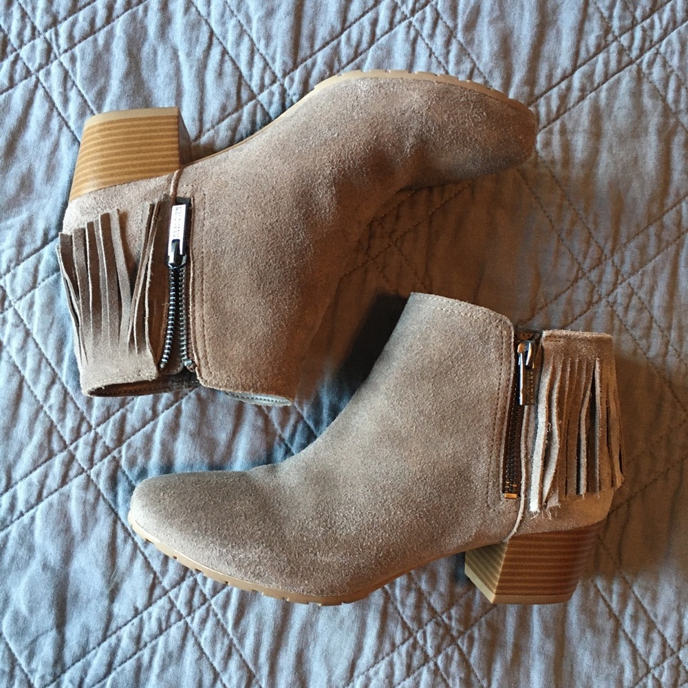 Reaction Kenneth Cole Suede Fringe Booties size 8